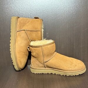 UGG Classic Mini Boots Chestnut – Women’s Size 7